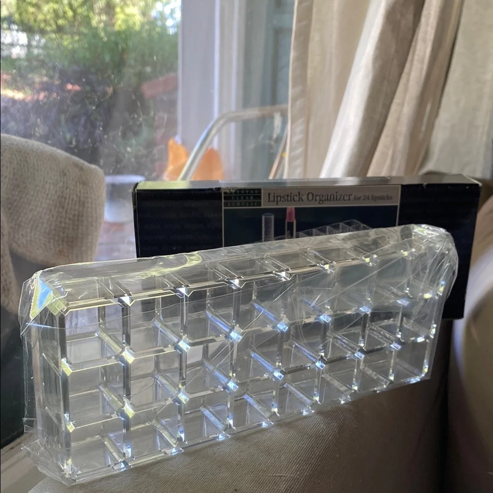 BNIB Clear Acrylic Lipstick Organizer